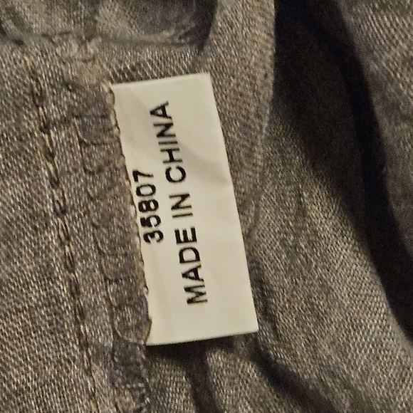 Whisper words of wisdom crepe style top - Picture 3 of 13